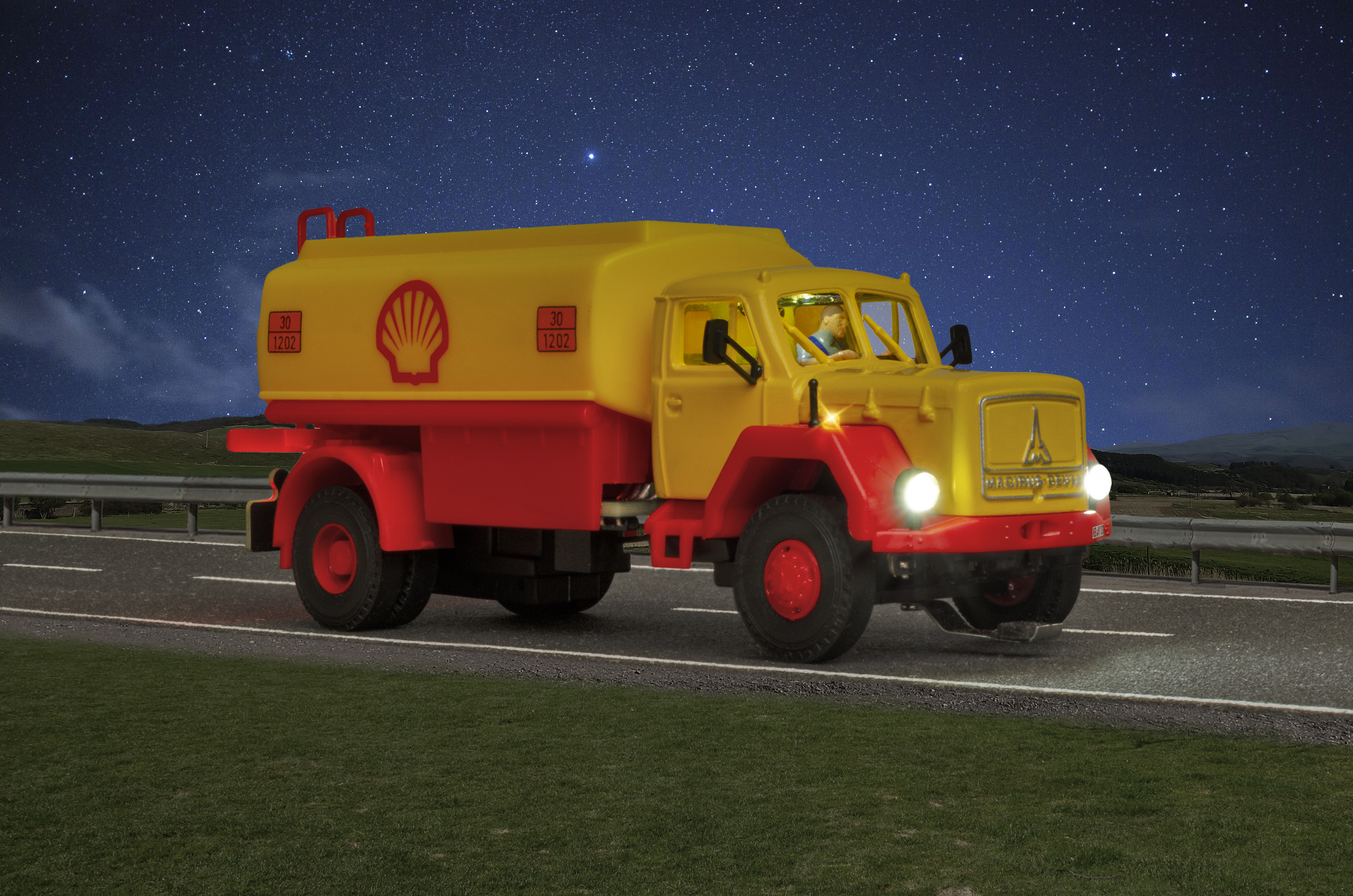 Viessmann 8131 H0 MAGIRUS DEUTZ 2-achs Shell