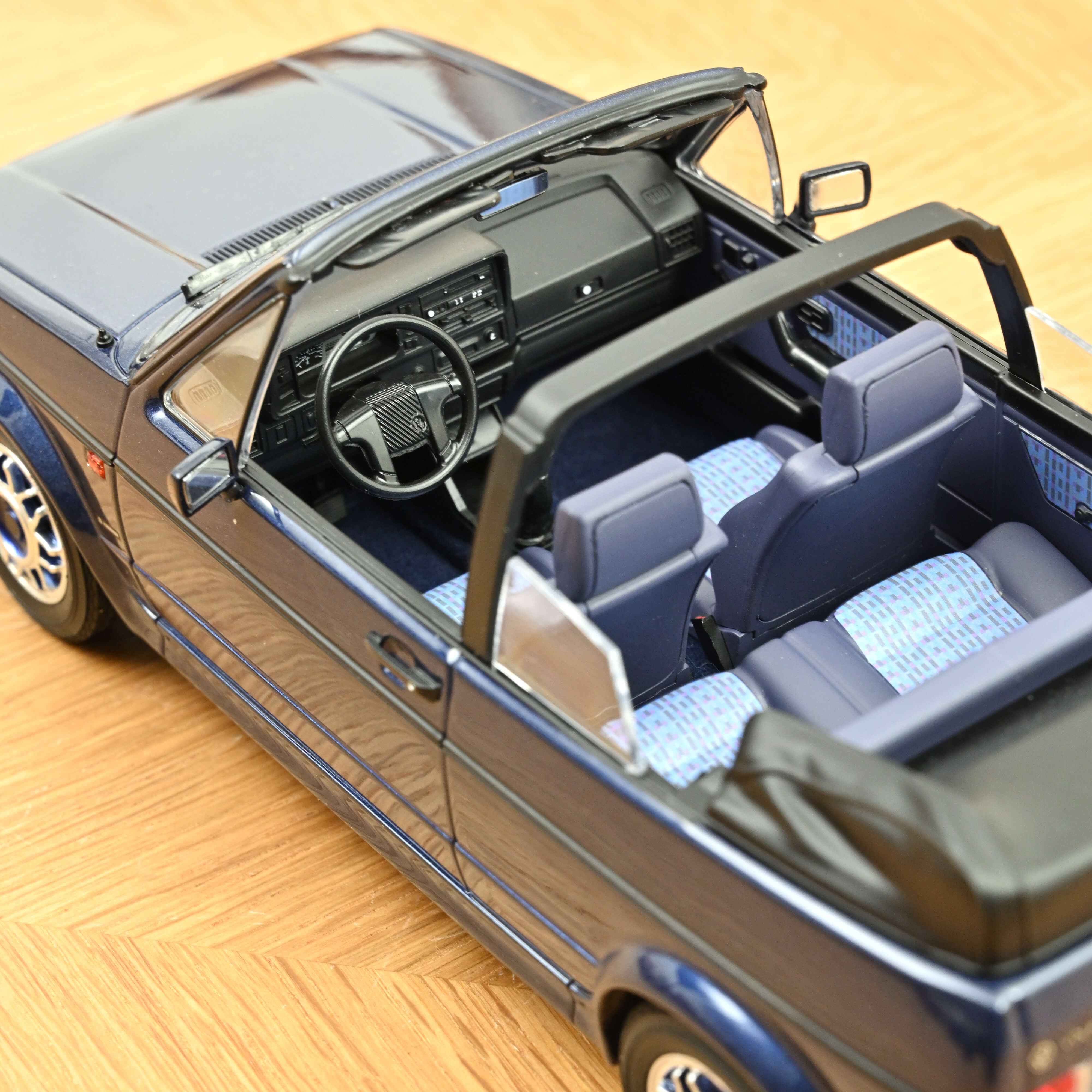 Norev 188628 VW Golf I Cabrio Quartett inca blue 1992