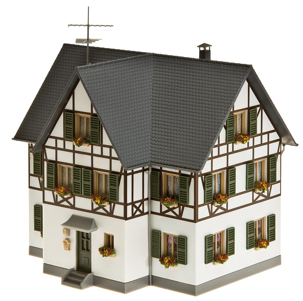 130259 Zweifamilienhaus mit Fachwerk