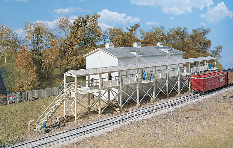Walthers 3049 Icehouse and platform