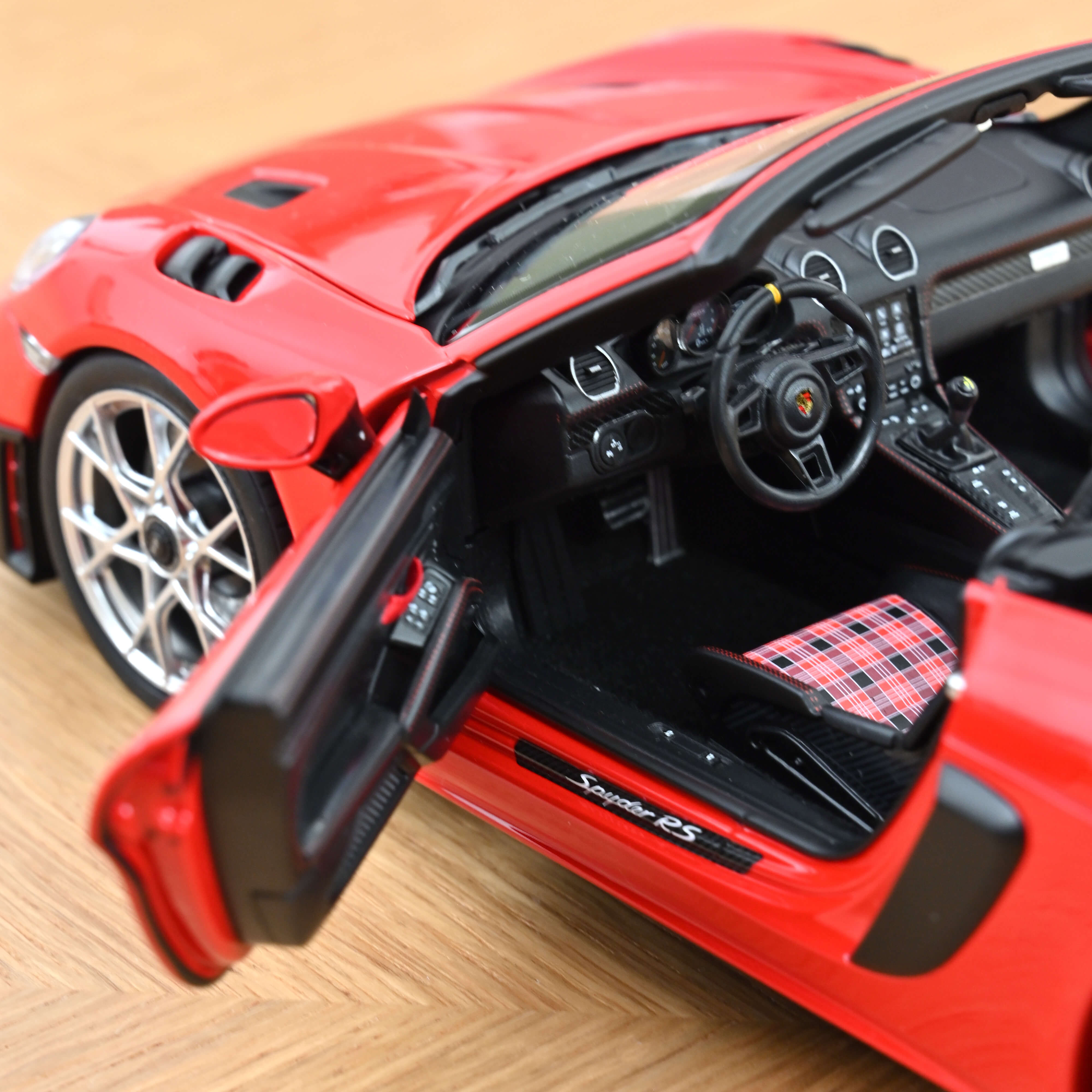Norev 187271 Porsche 718 Spyder RS Guards Red (2023)