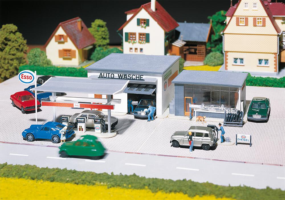 191843 Tankstelle mit Waschhalle