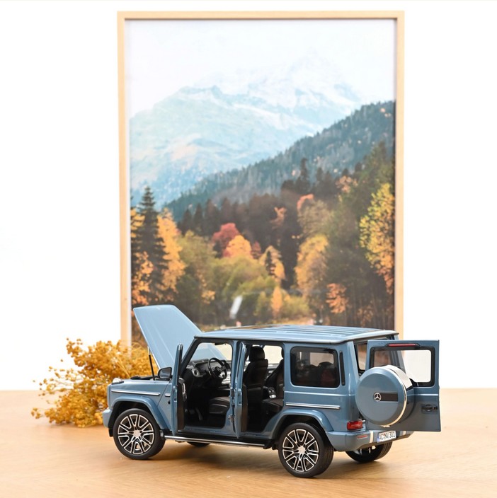 Norev 183034 MB G-Klasse vintageblau (2024)
