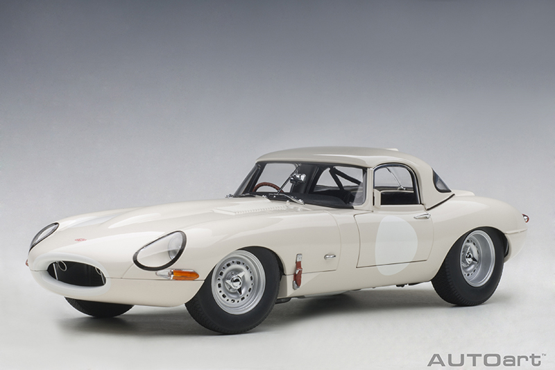 AUTOart 73649 Jaguar Lightweight E-Type weiß 2015
