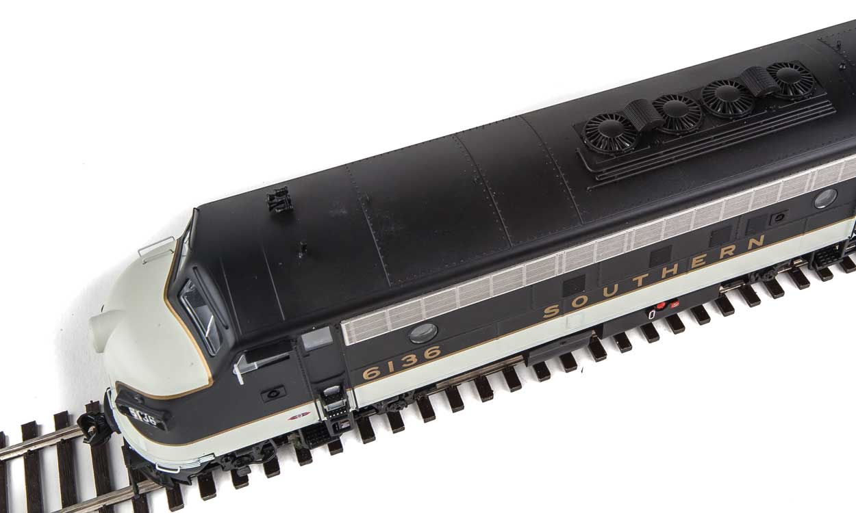 WalthersProto 49525 SOU Dieselloks FP7/FP7 #6136/6144