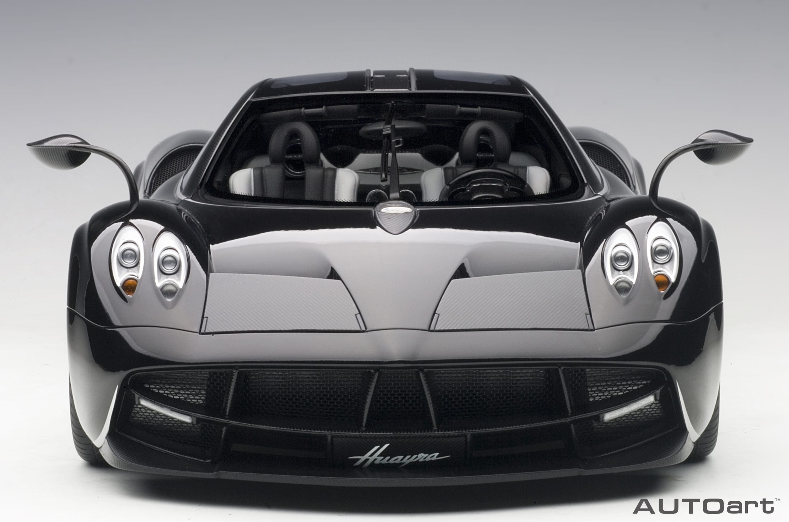AUTOart 12233 Pagani Huayara schwarz 2011