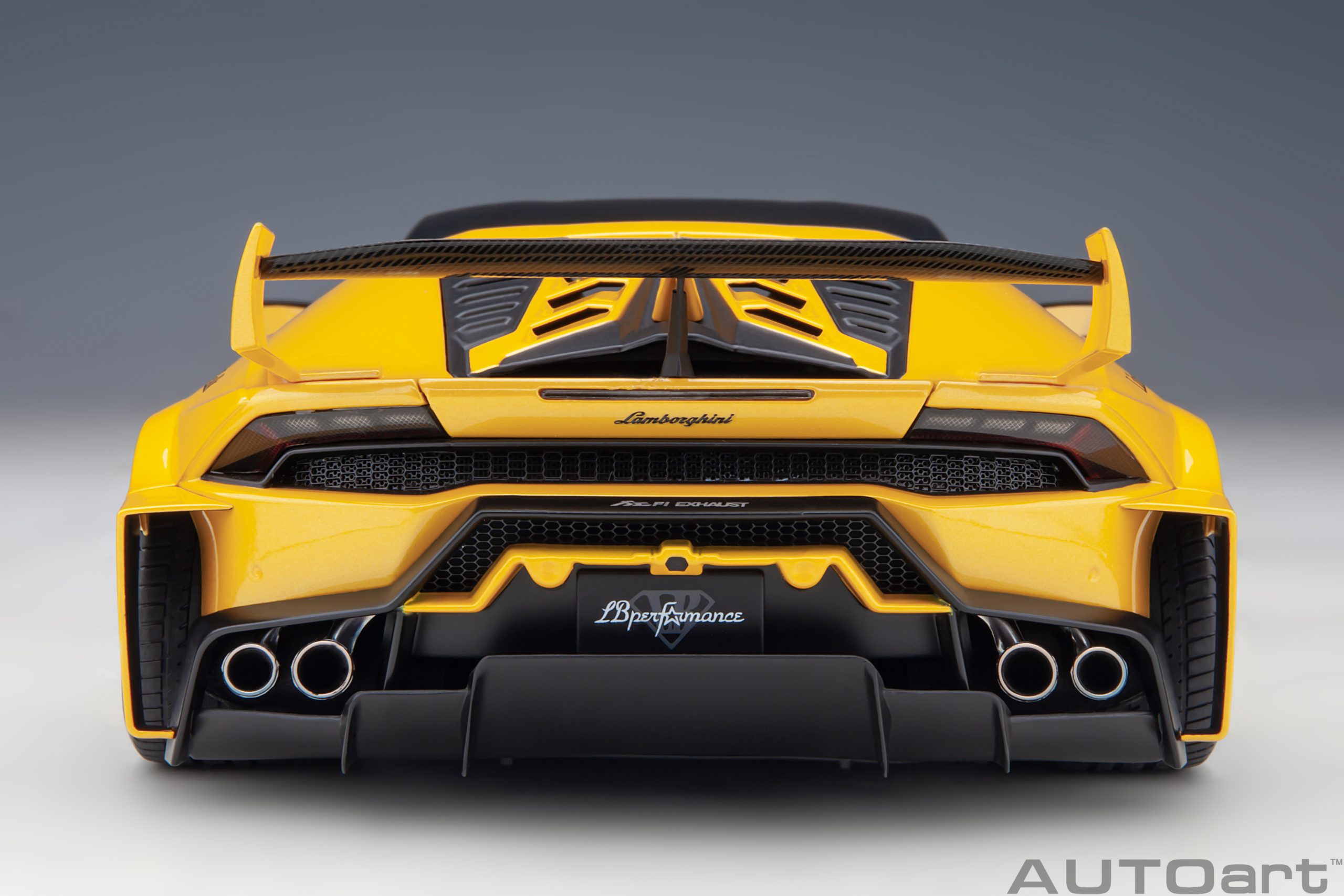 AUTOart 79127 Liberty Walk Huracan GT met.-gelb
