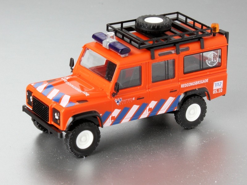 Busch Autos 50300 Land Rover Defender 110, weiß
