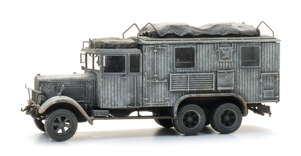 6870507 WM Henschel 33 D1 Kfz. 72 radio winter