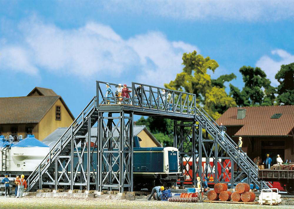 131361 Fußgängerbrücke