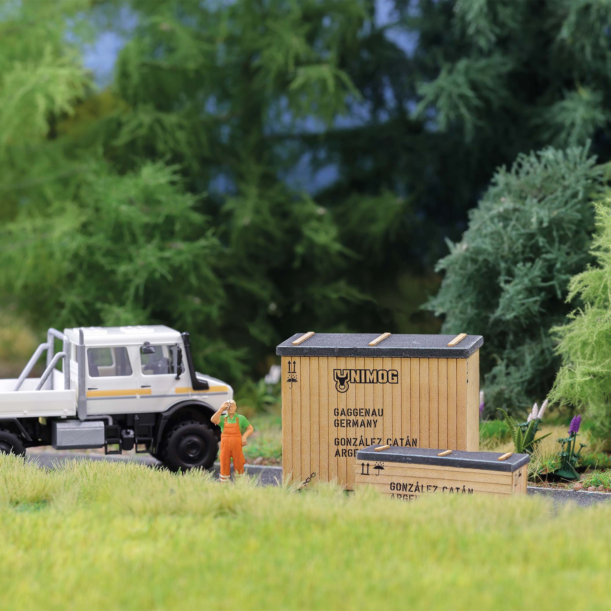 Busch 1885 Maschinenkisten Unimog