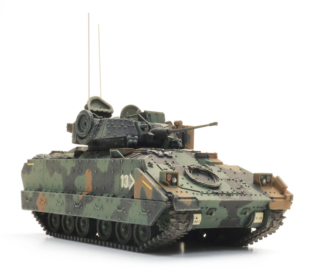 6870716 US M2A2 Bradley
