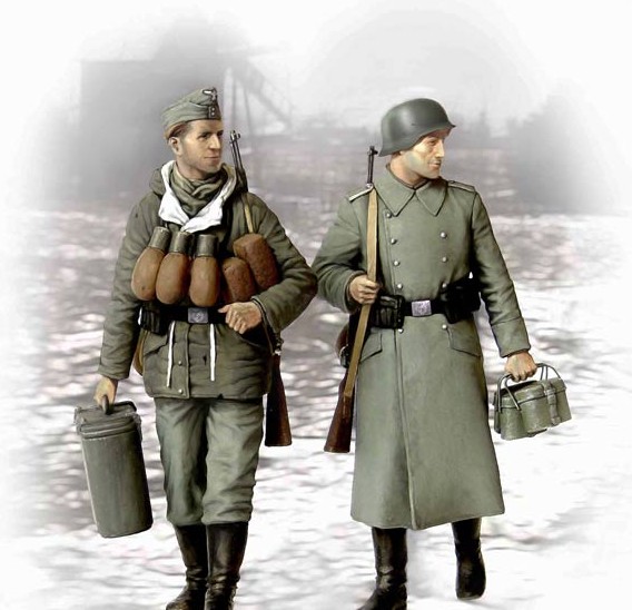 MB3553 Supplies! german soldiers 2 figs