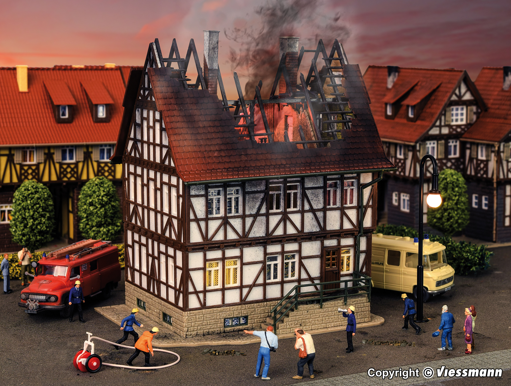 43728 Brennendes Haus