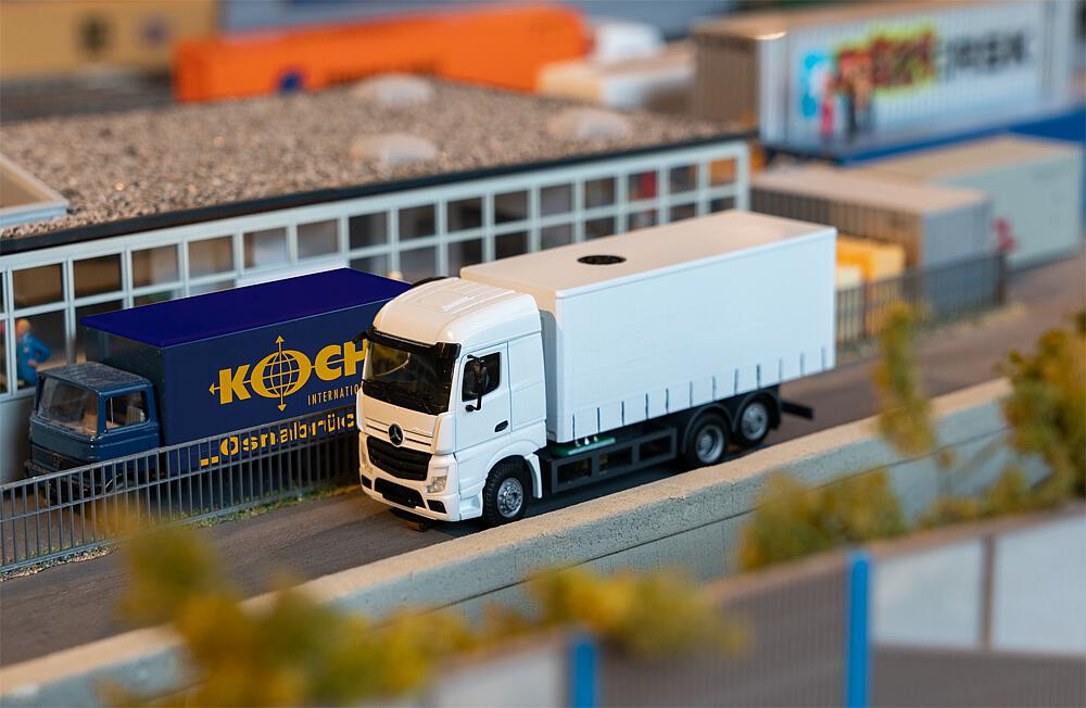 161314 LKW MB Actros »StreamSpace« (HERPA)