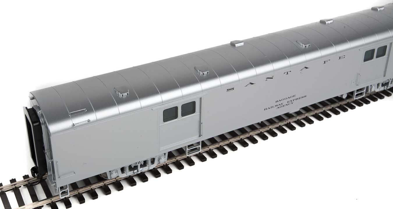 WalthersProto 9600 ATSF Gepäckwagen 74' Pullman