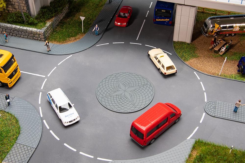 180277 Mini-Kreisverkehr und Verkehr