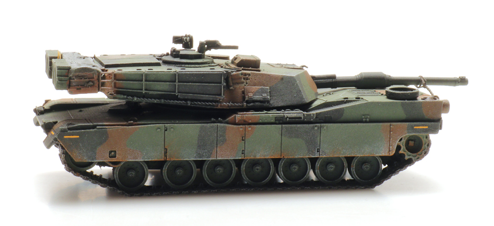 6870140 M1A1 Abrams NATO camo Train load