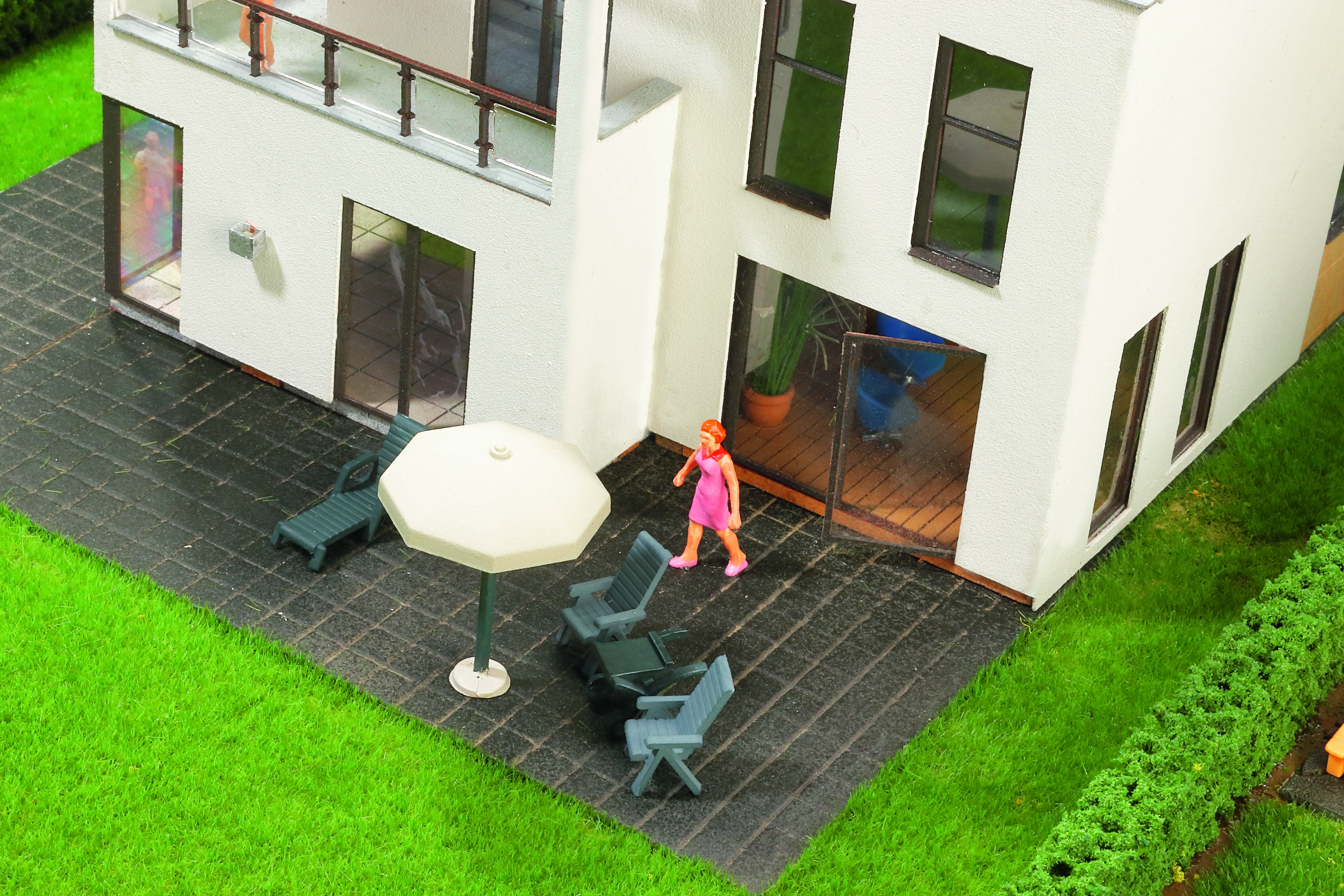 38338 H0 Kubushaus Anna mit Balkon