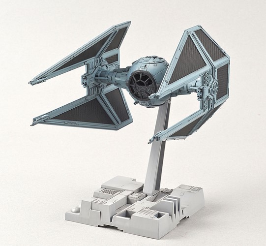01212 Bandai: TIE Interceptor