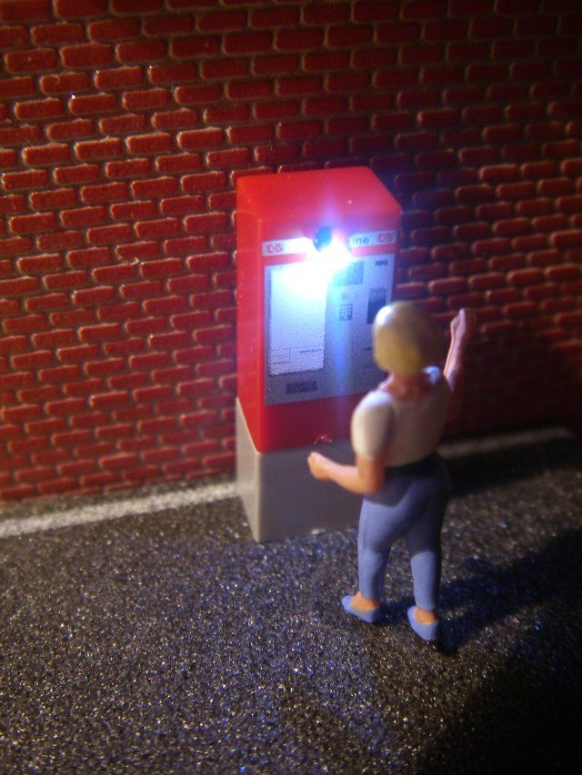 50009 Fahrkartenautomat mit Beleuchtung H0