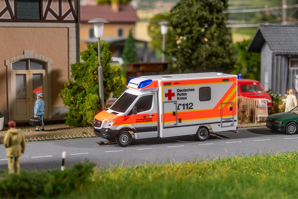 161445 MB Sprinter Rettungswagen DRK (HERPA)