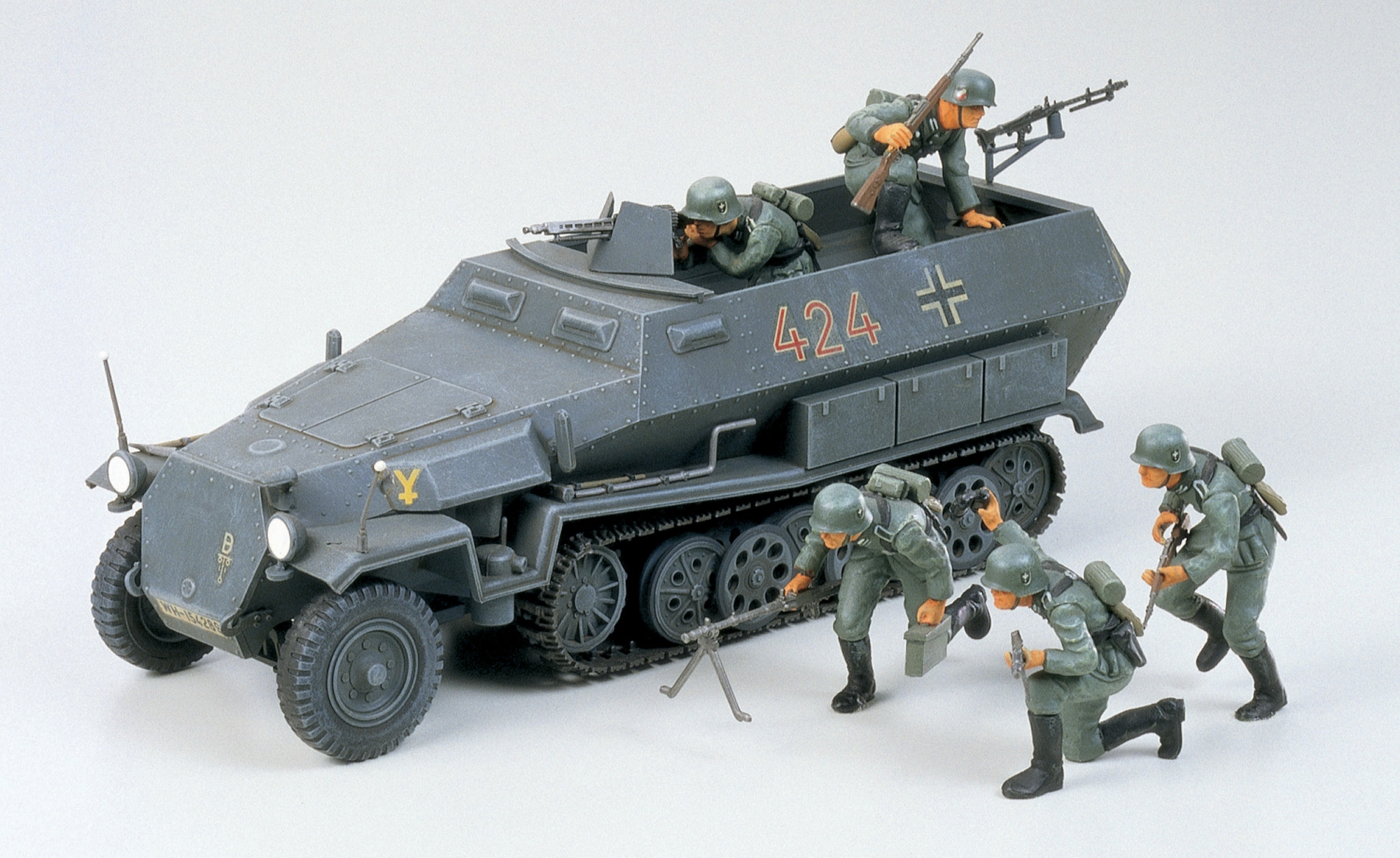 Tamiya 35020 Sd.Kfz. 251/1 Hanomag (5 Figuren)
