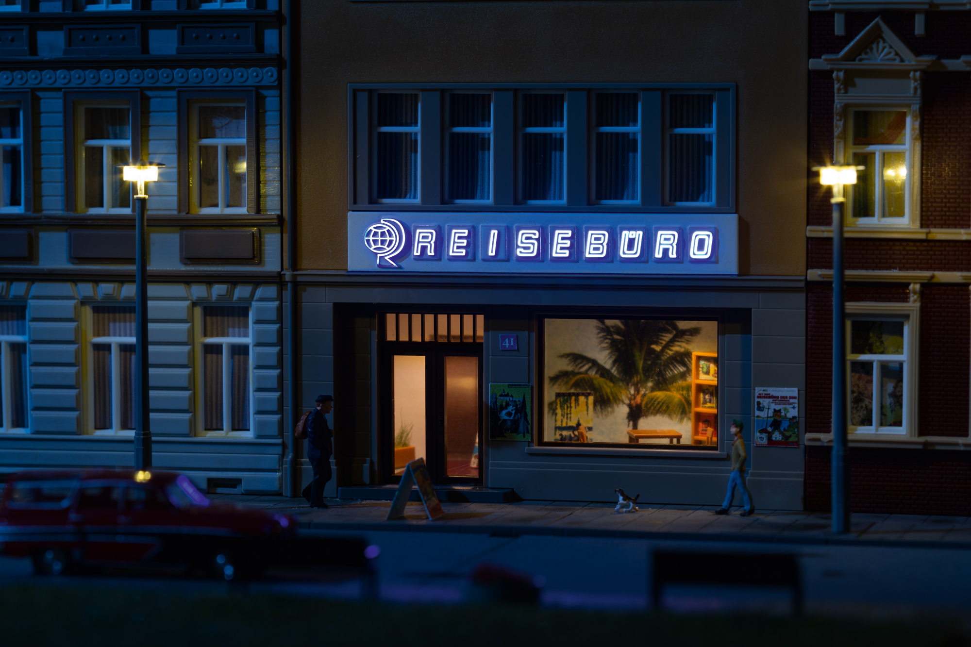 58102 LED-Beleuchtung Reisebüro