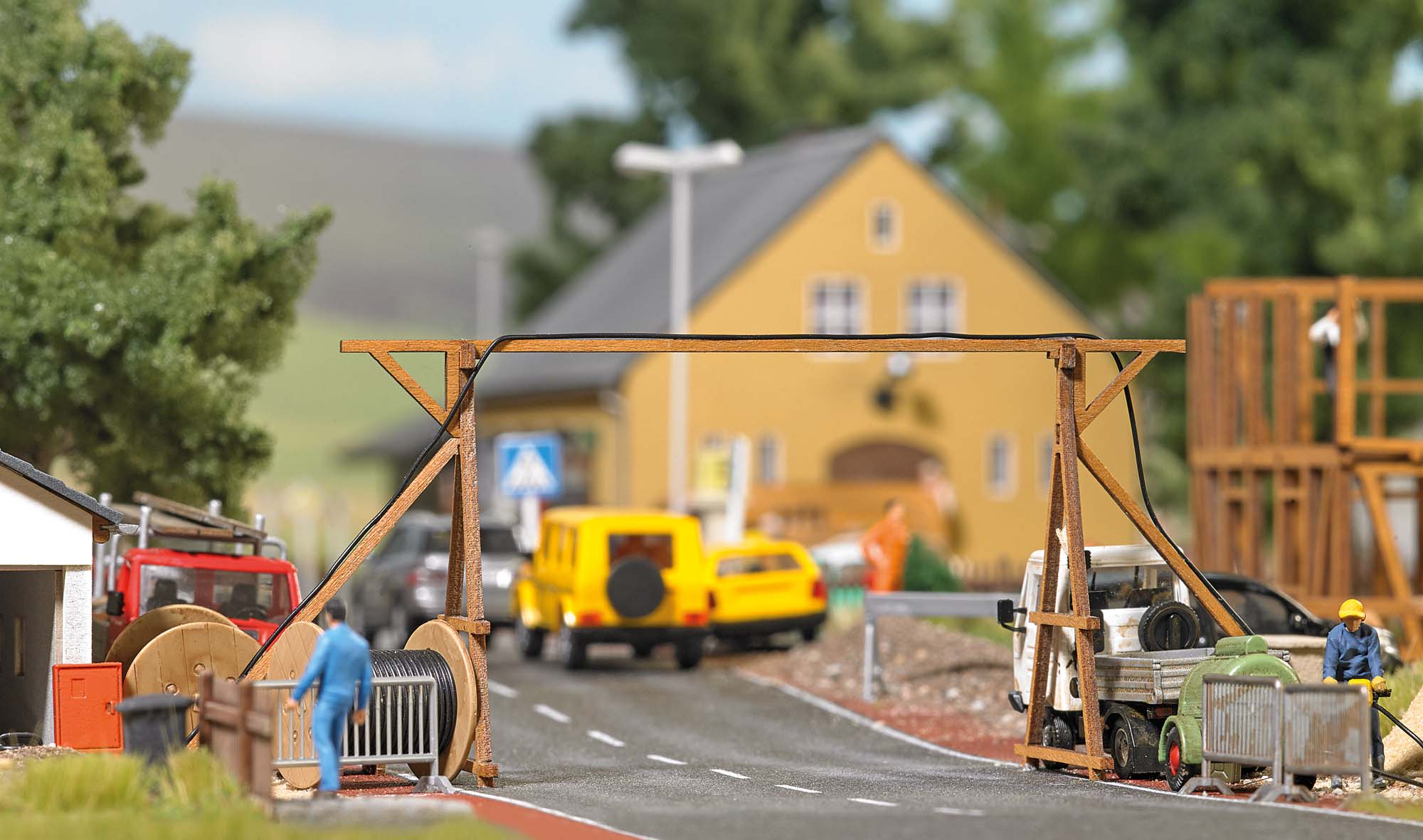1375 Kabelbrücke mit Baustromverteiler