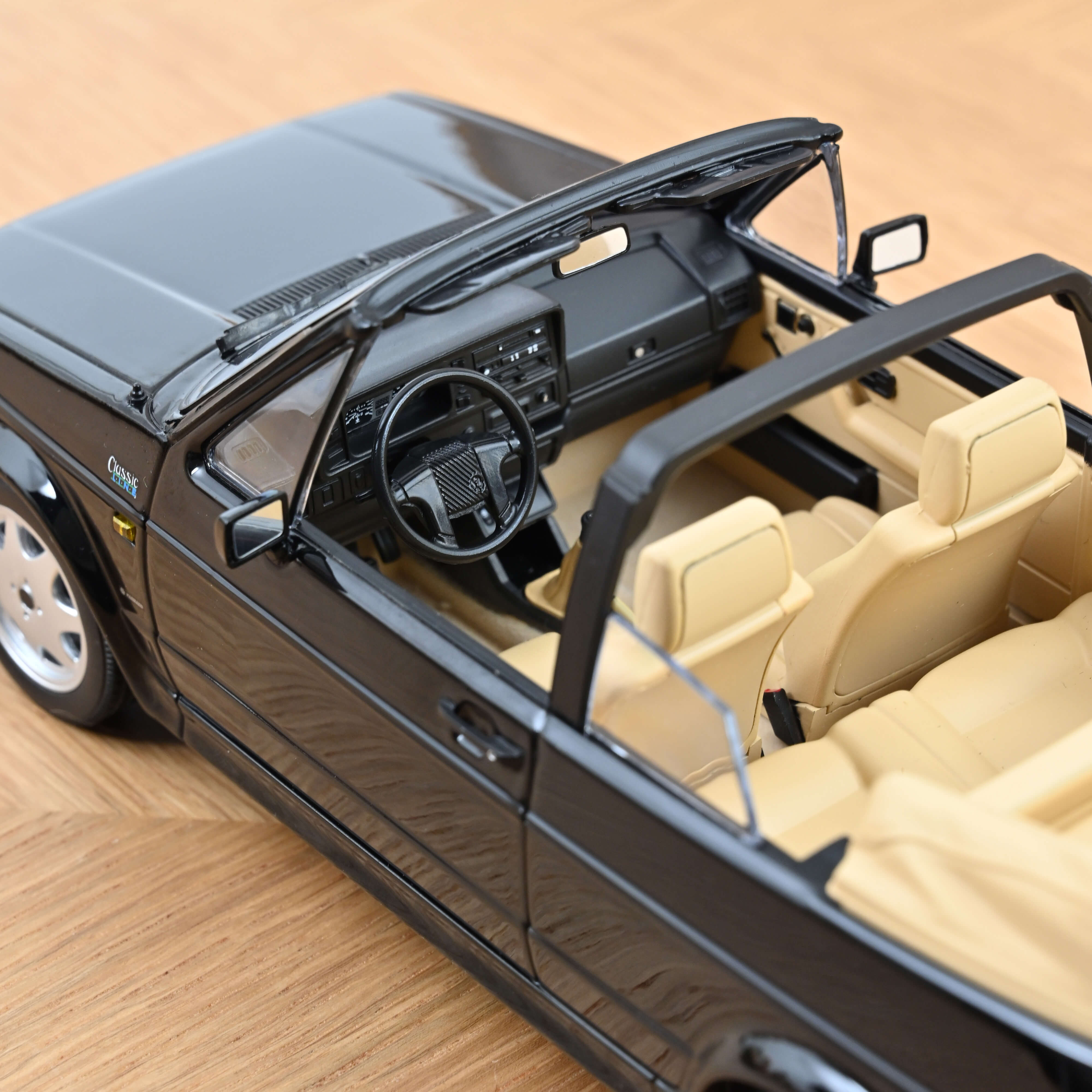 Norev 188568 VW Golf I Cabrio schwarz (1992)