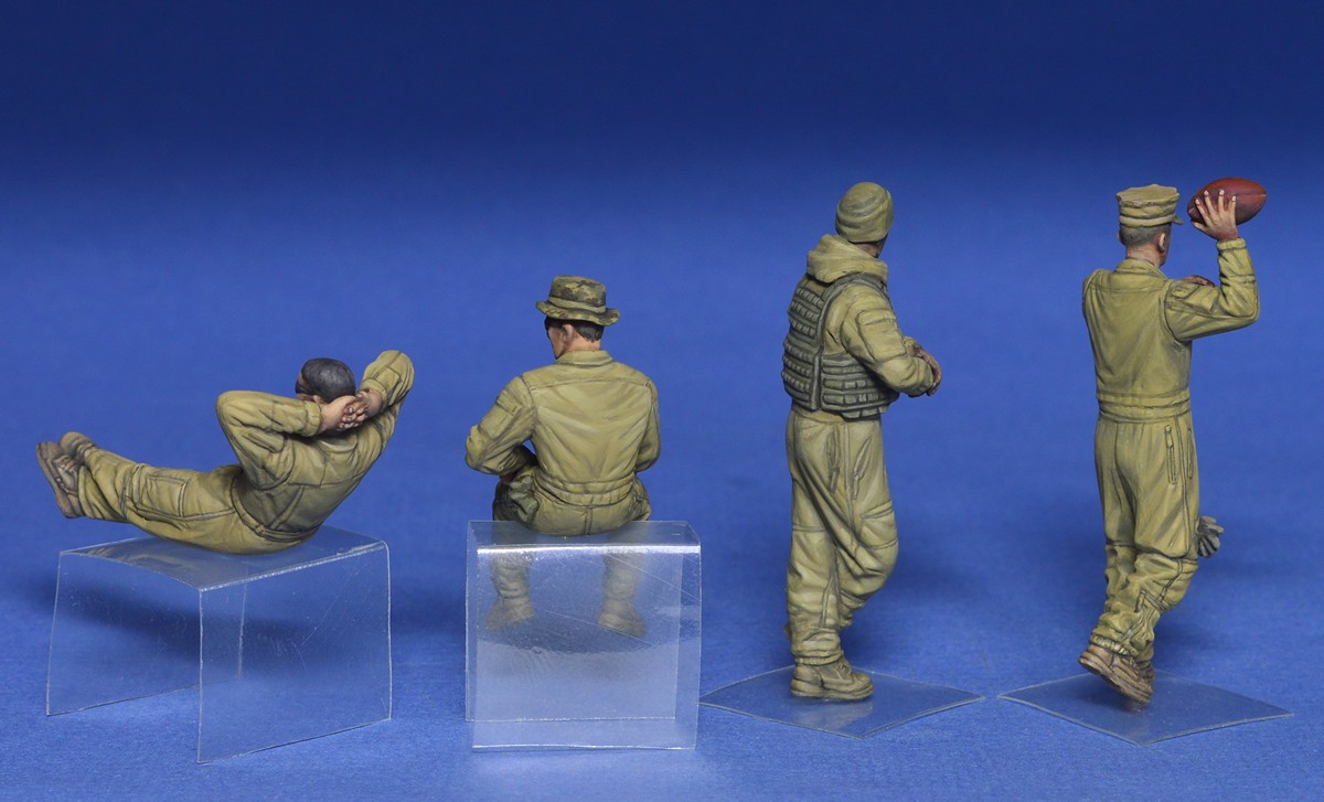 37049 USMC Tank Crew at Rest