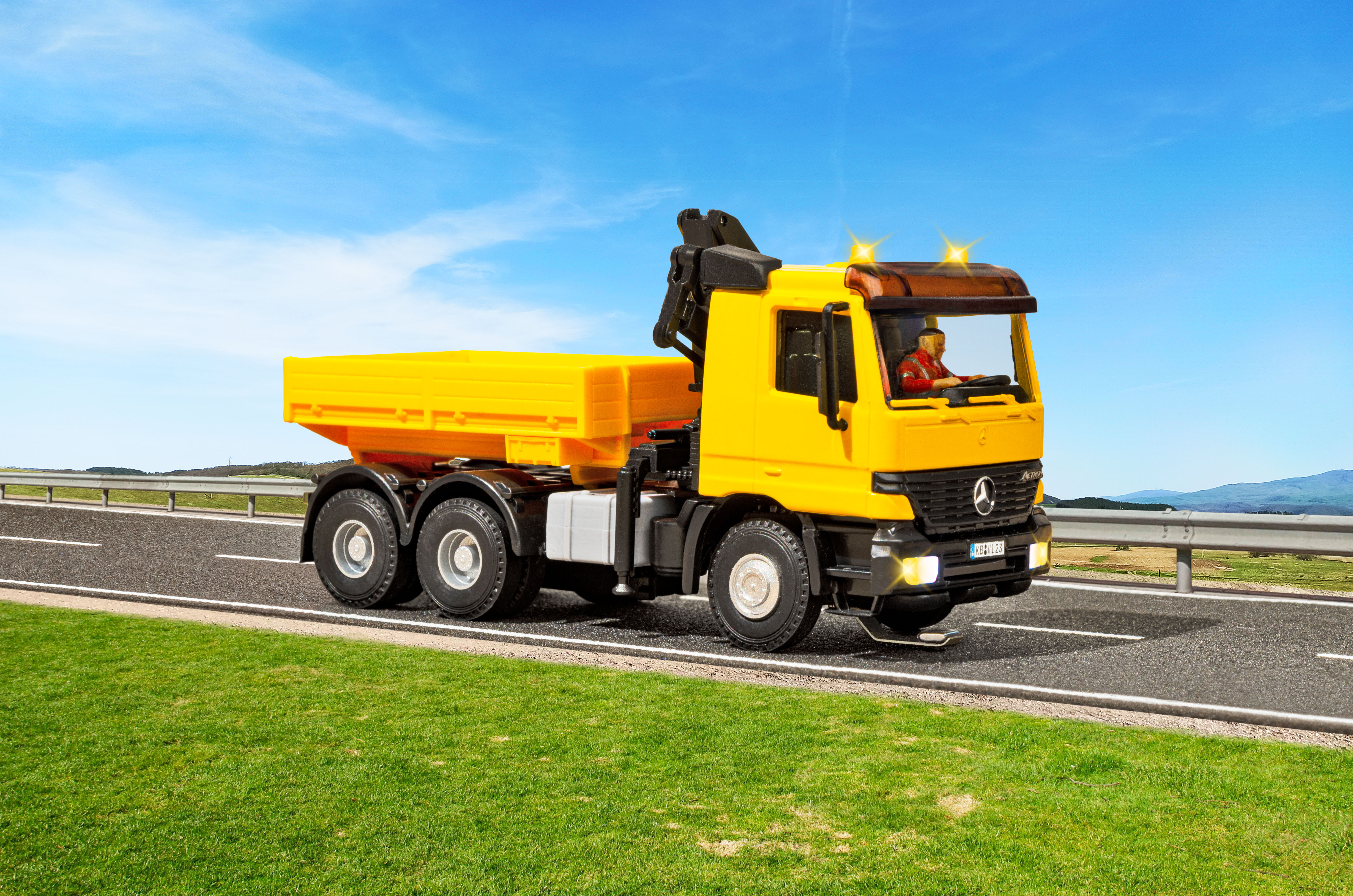 Viessmann 8023 CarMotion: MB Actros m.Flachpritsche
