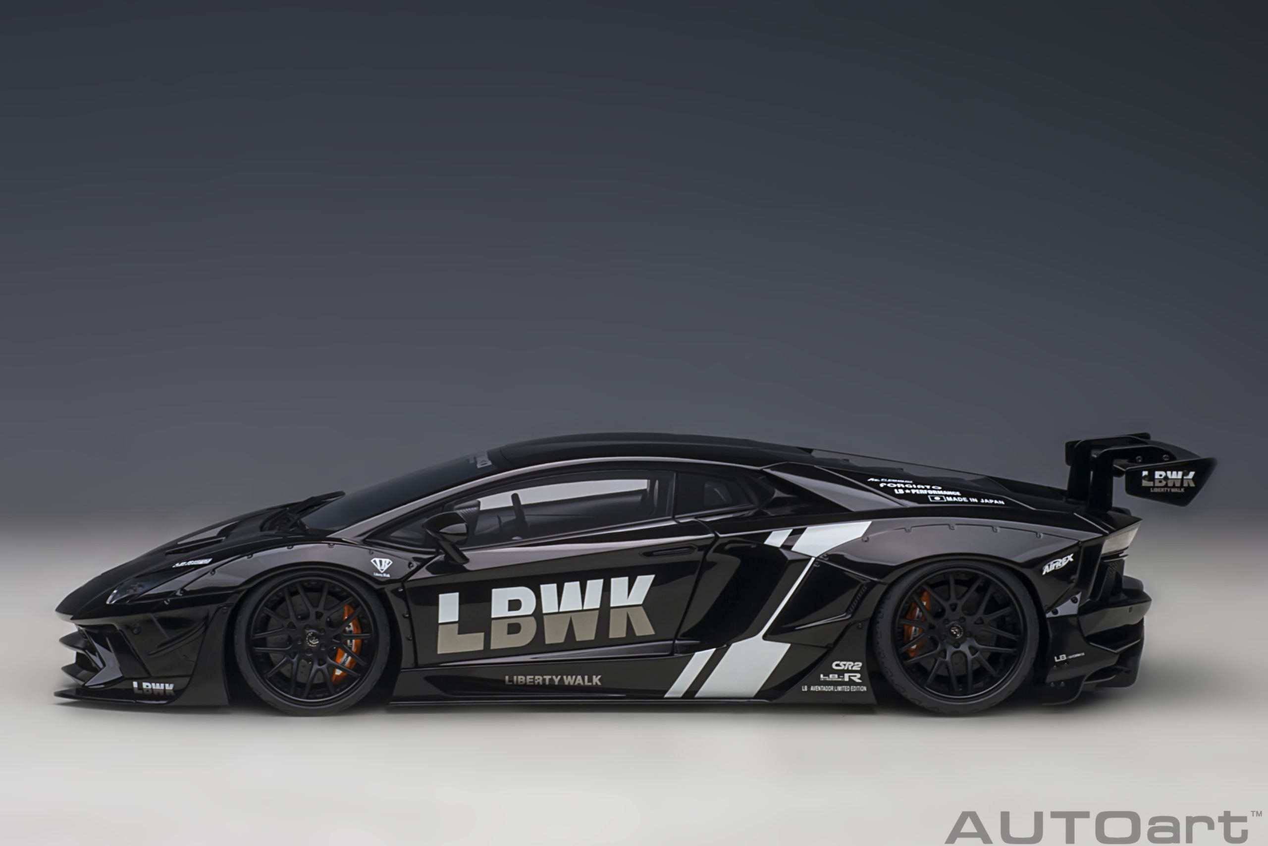 AUTOart 79244 Liberty Walk Lamborghini Aventador