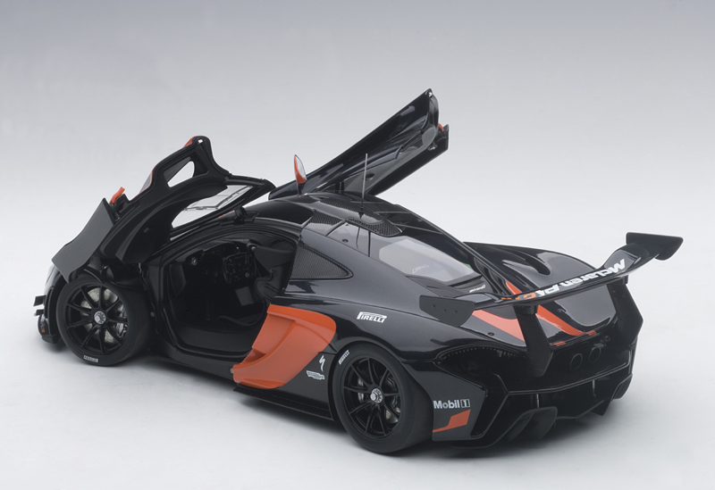AUTOart 81543 McLaren P1 GTR dark grey/orange