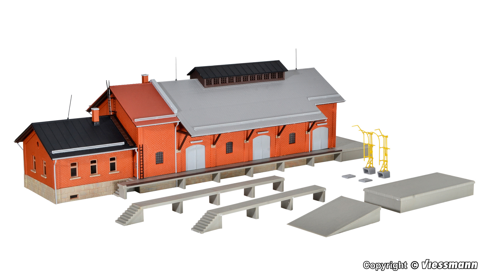 39462 Güterhalle mit Lademaß und Freiladerampe