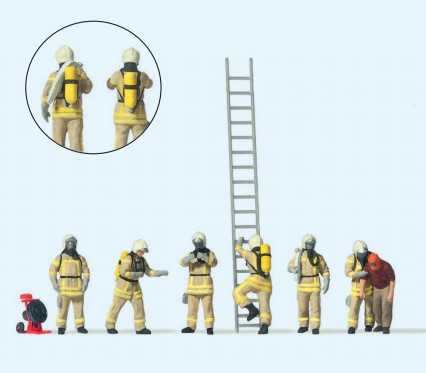 Preiser 10774 Feuerwehrleute in modernerEinsatzkleid