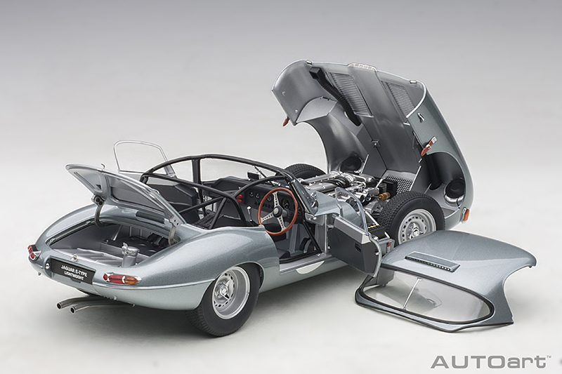 AUTOart 73646 Jaguar Lightweight E-Type 2015 silber