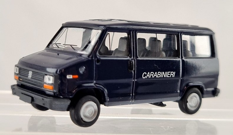 34908 Fiat Ducato Bus Carabinieri