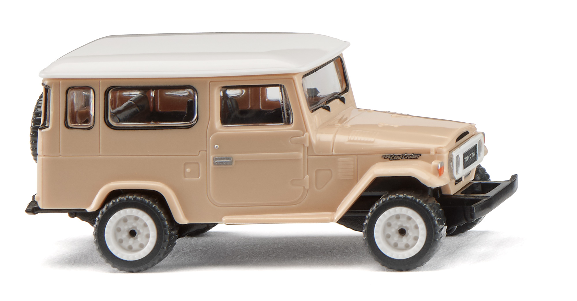 011302 Toyota Land Cruiser beige
