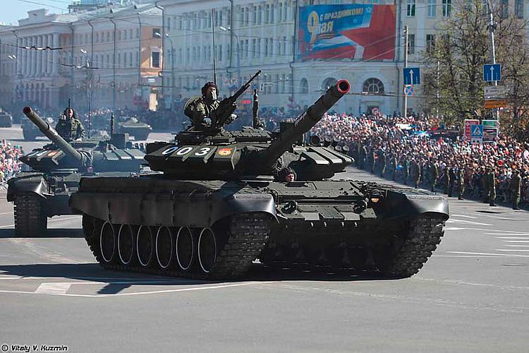 759508 Russian T-72B3 MBT