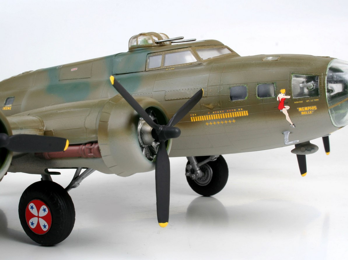 Revell 04297 Boeing B-17F Memphis Belle