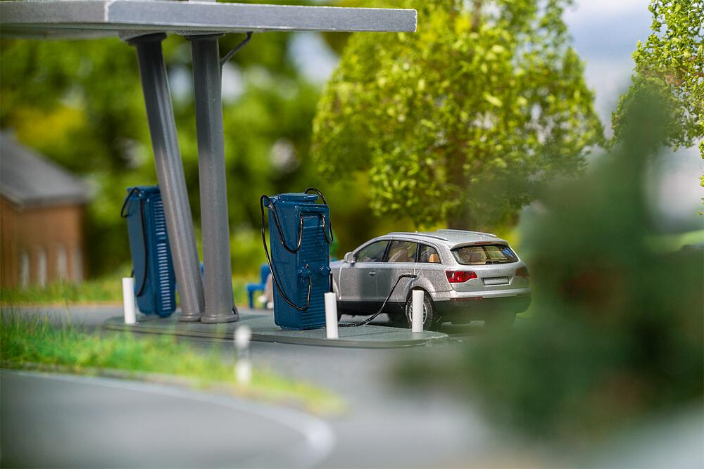 130153 E-Tankstelle