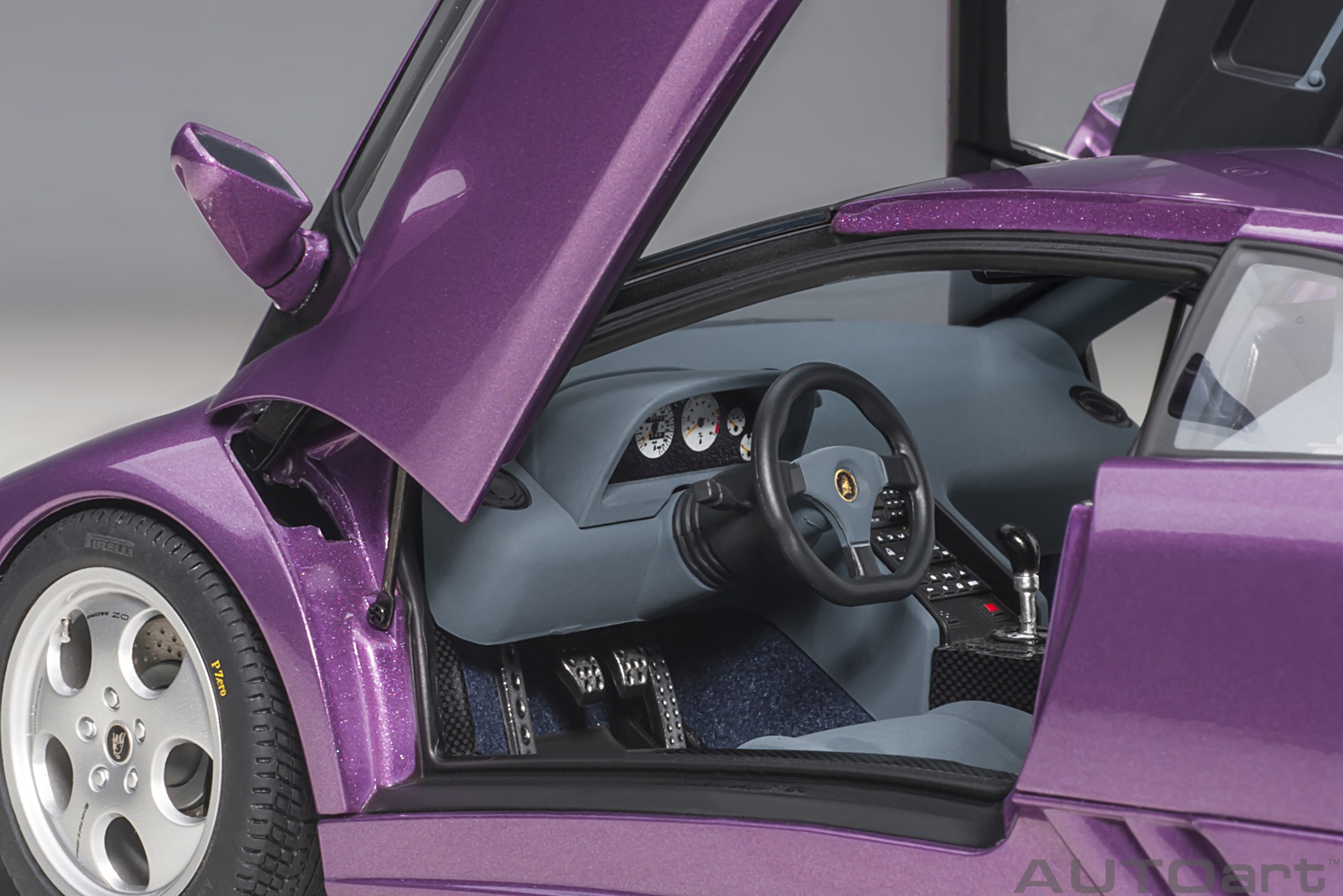 AUTOart 79158 Lamborghini Diablo SE30 1993 lila