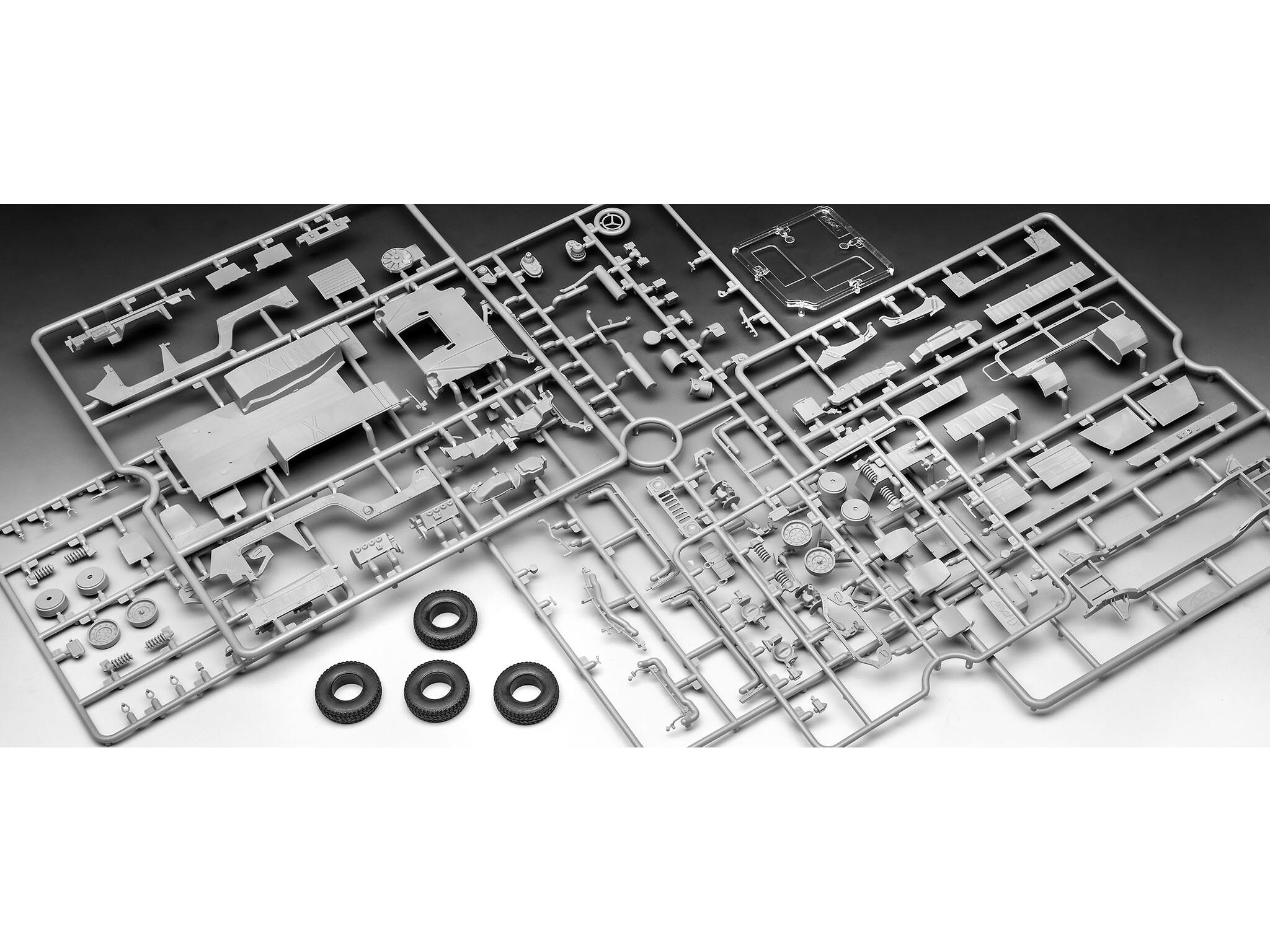 Revell 03366 HMMWV M109 7A2