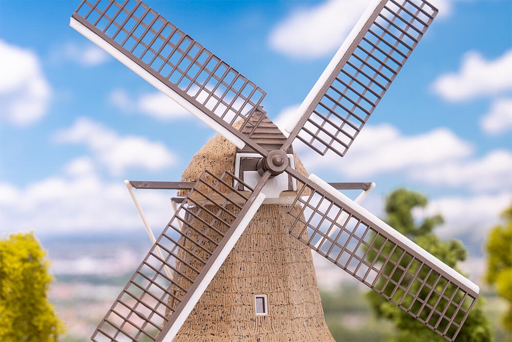 232136 Windmühle mit Putzsockel