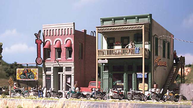 DPM40700 Popa Weelie's Saloon