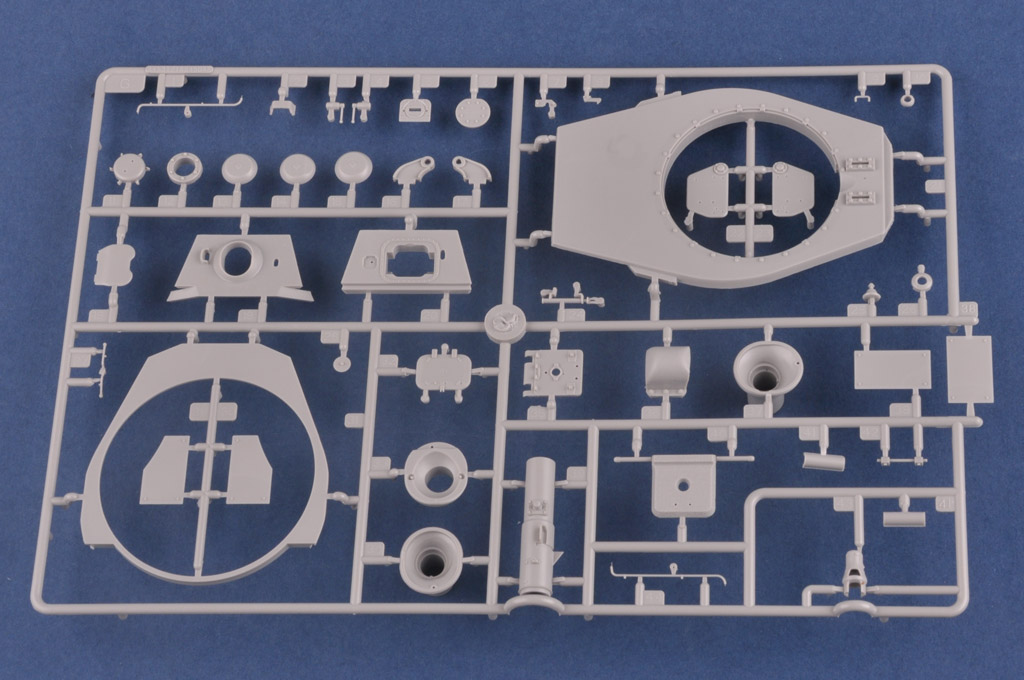 HobbyBoss 84533 Pz.Kpfw. VI Sd.Kfz. 181,Tiger II