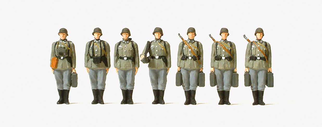 72536 Granatwerfertrupp angetreten. Deutsches