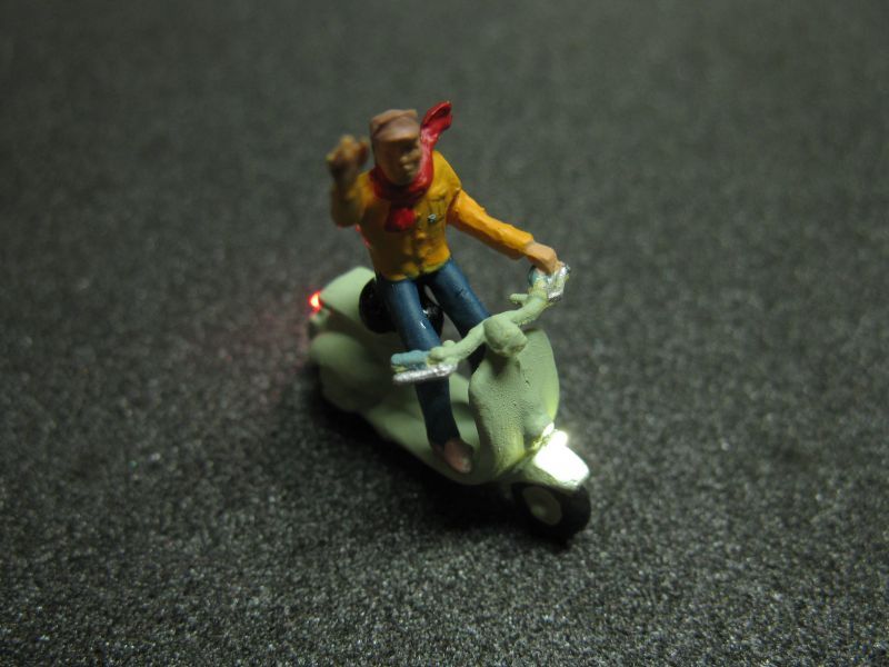 50221 Motorroller Roller mit LED Beleuchtung