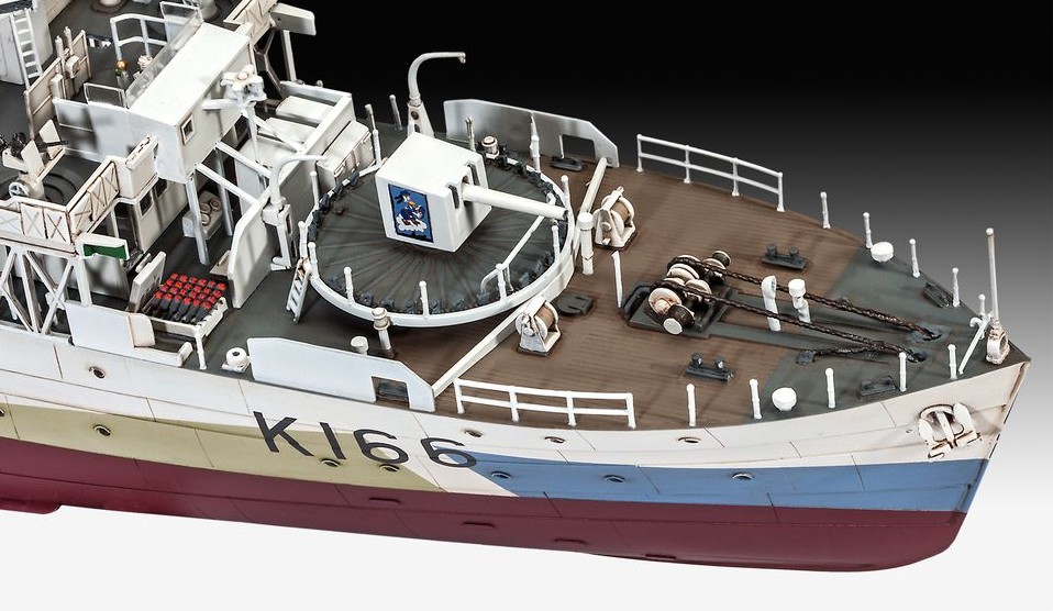 Revell 05132 Flower Class Corvette HMCS SNOWBERRY